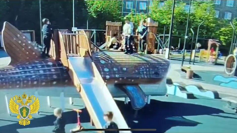 В Мурманске осужден сотрудник обслуживающей организации за травму ребенка на детской площадке